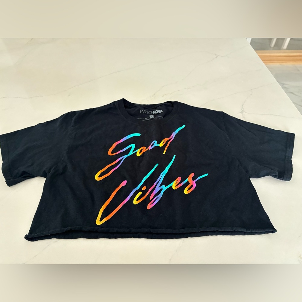 NEW FASHION NOVA CROPPED OVERSIZED TEE SIZE SMALL